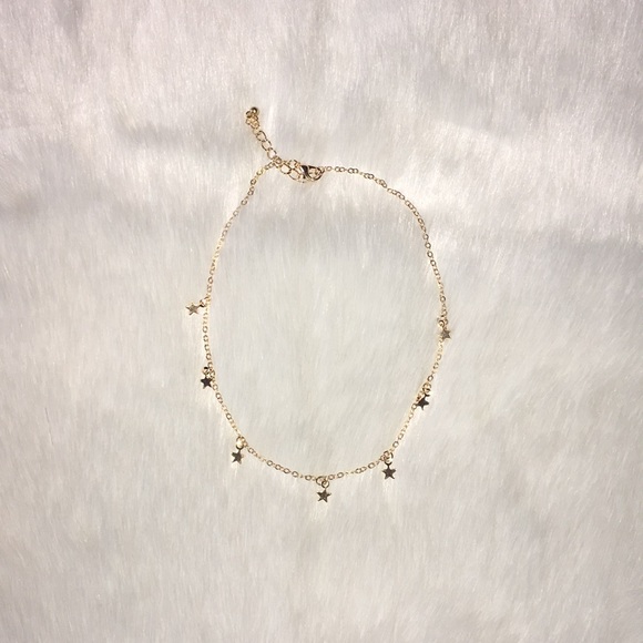 ONE LEFT✨NEW Gold Dainty Star Choker - Picture 4 of 4